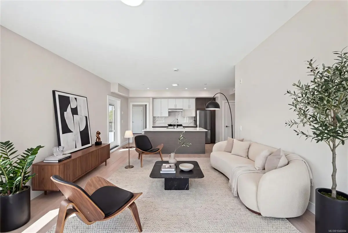 171 Jensen Ave W #210, Parksville BC V9P 1K3