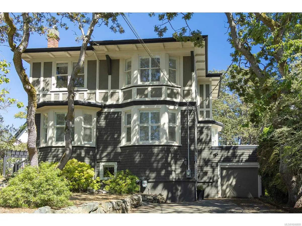 1391 Victoria Ave, Oak Bay BC V8S 4P4