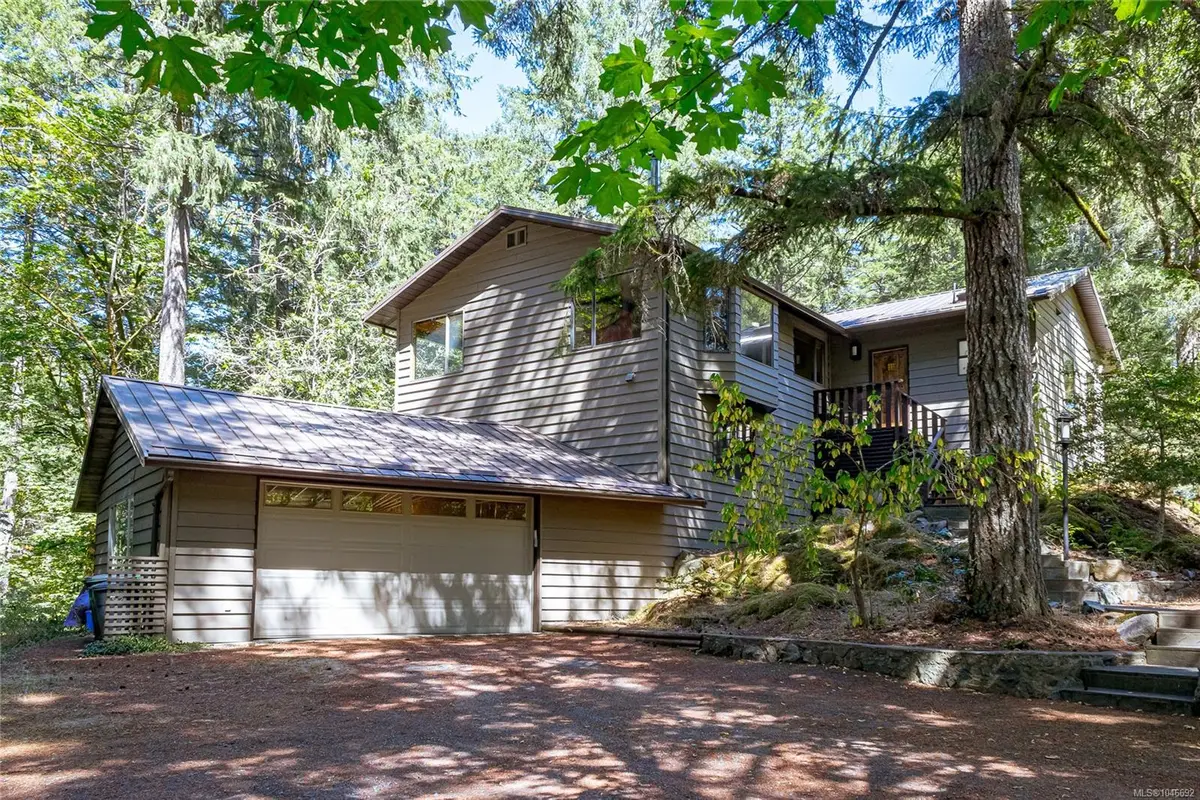 100 Viaduct Ave W, Saanich BC V9E 1J3