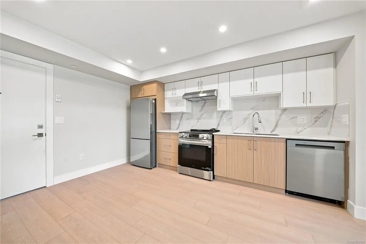 171 Jensen Ave W #307, Parksville BC V9P 1K3