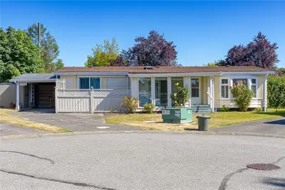 9394 Brookwood Dr, Sidney BC V8L 4H3