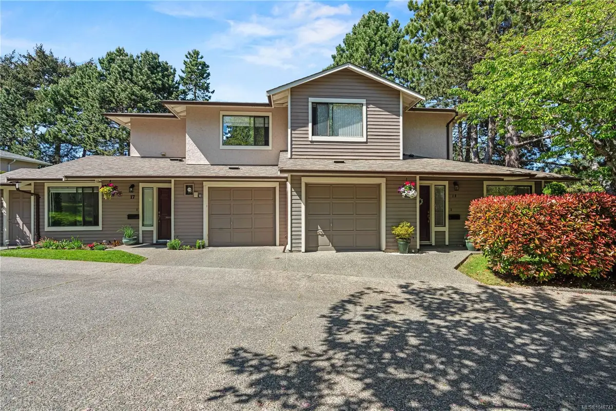 1309 McKenzie Ave #18, Saanich BC V8P 2M1