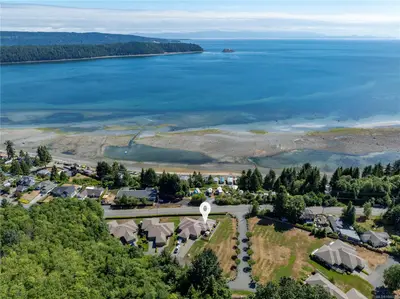 5300 Gainsberg Rd #6, Bowser BC V0R 1G0
