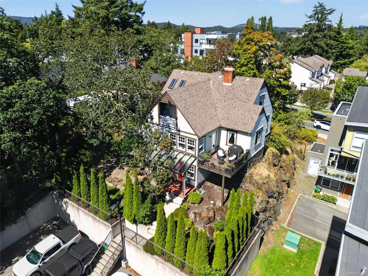 235 Island Hwy #5, View Royal BC V9B 1G3