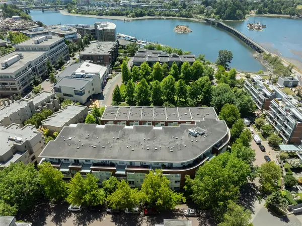 380 Waterfront Cres #201, Victoria BC V8T 5K3 - 3 bed, 2.0 bath in Victoria