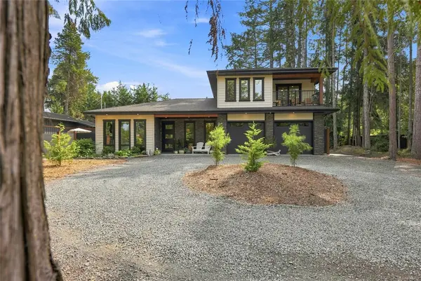 935 Meadowlark Pl, Qualicum Beach BC V9K 1M6 - 3 bed, 3.0 bath in Qualicum Beach