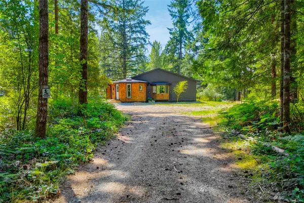 3569 MacAulay Rd, Black Creek BC V9J 1E4 - 3 bed, 2 bath property for sale in Black Creek