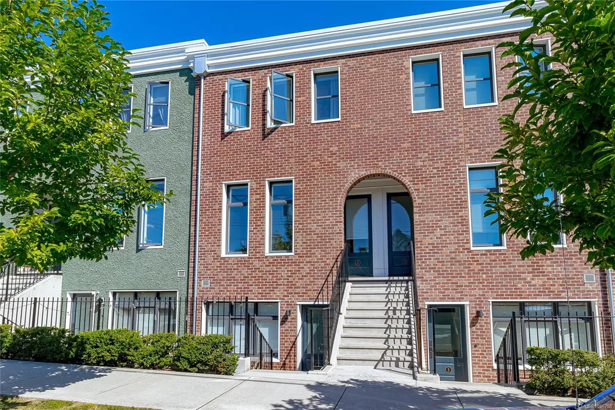 230 Wilson St #21, Victoria BC V9A 3G2