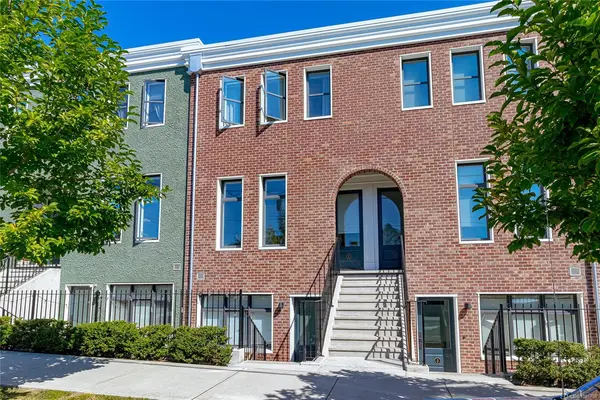 230 Wilson St #21, Victoria BC V9A 3G2 - 2 bed, 3.0 bath in Victoria