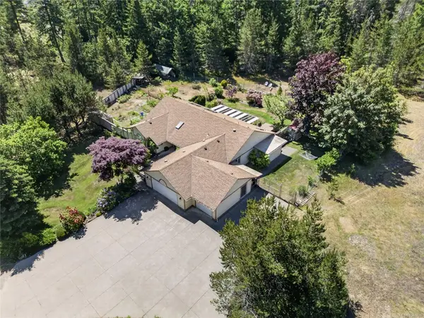 657 Sierra Pines Rd, Comox BC V9M 3W8 - 3 bed, 2 bath property for sale in Comox