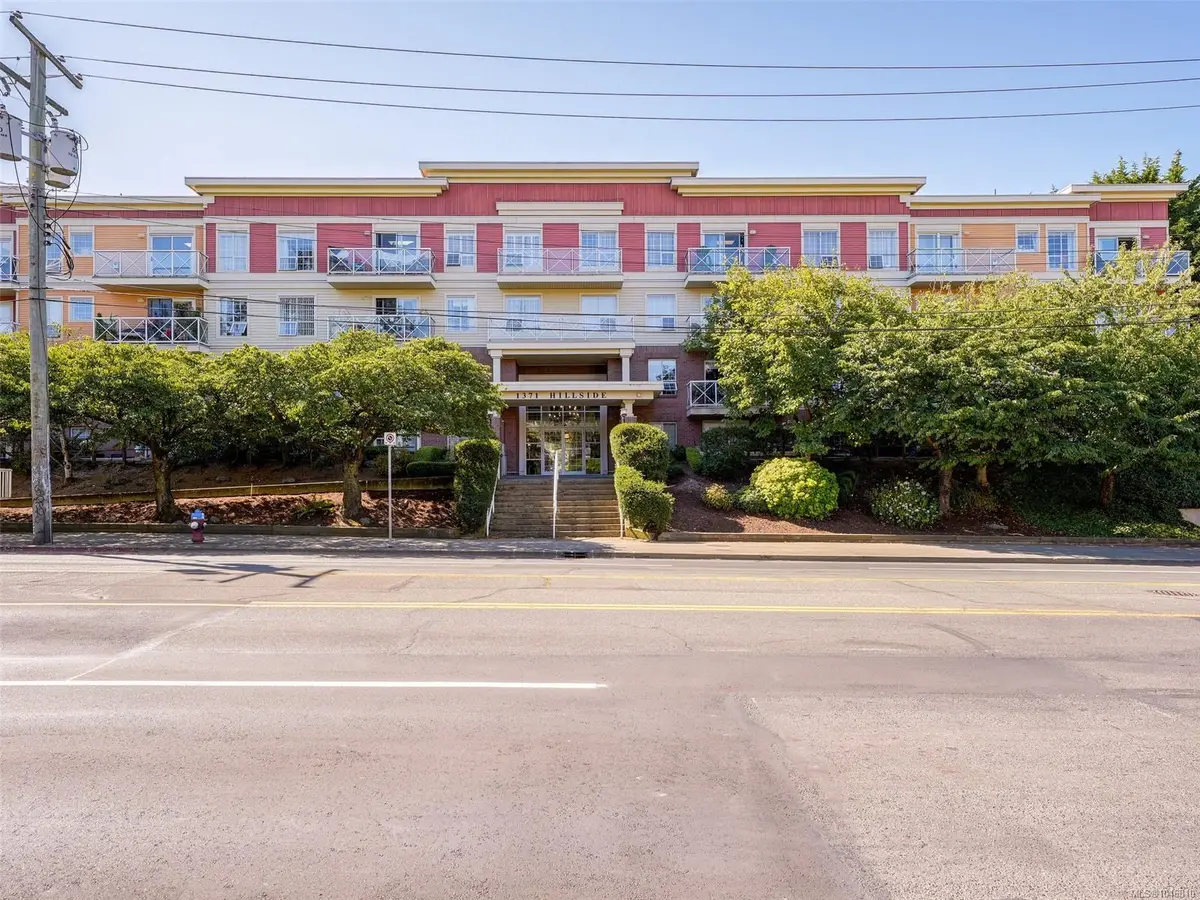 1371 Hillside Ave #109, Victoria BC V8T 2B3