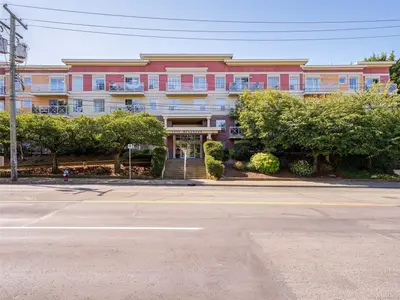 1371 Hillside Ave #109, Victoria BC V8T 2B3
