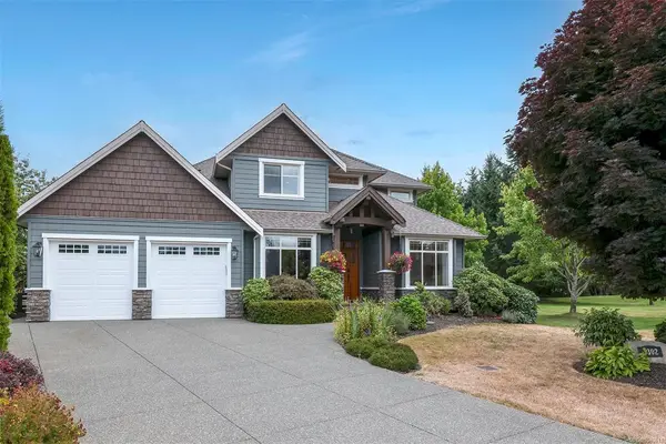 1302 Ocean View Ave, Comox BC V9M 3R2 - 5 bed, 5 bath property for sale in Comox