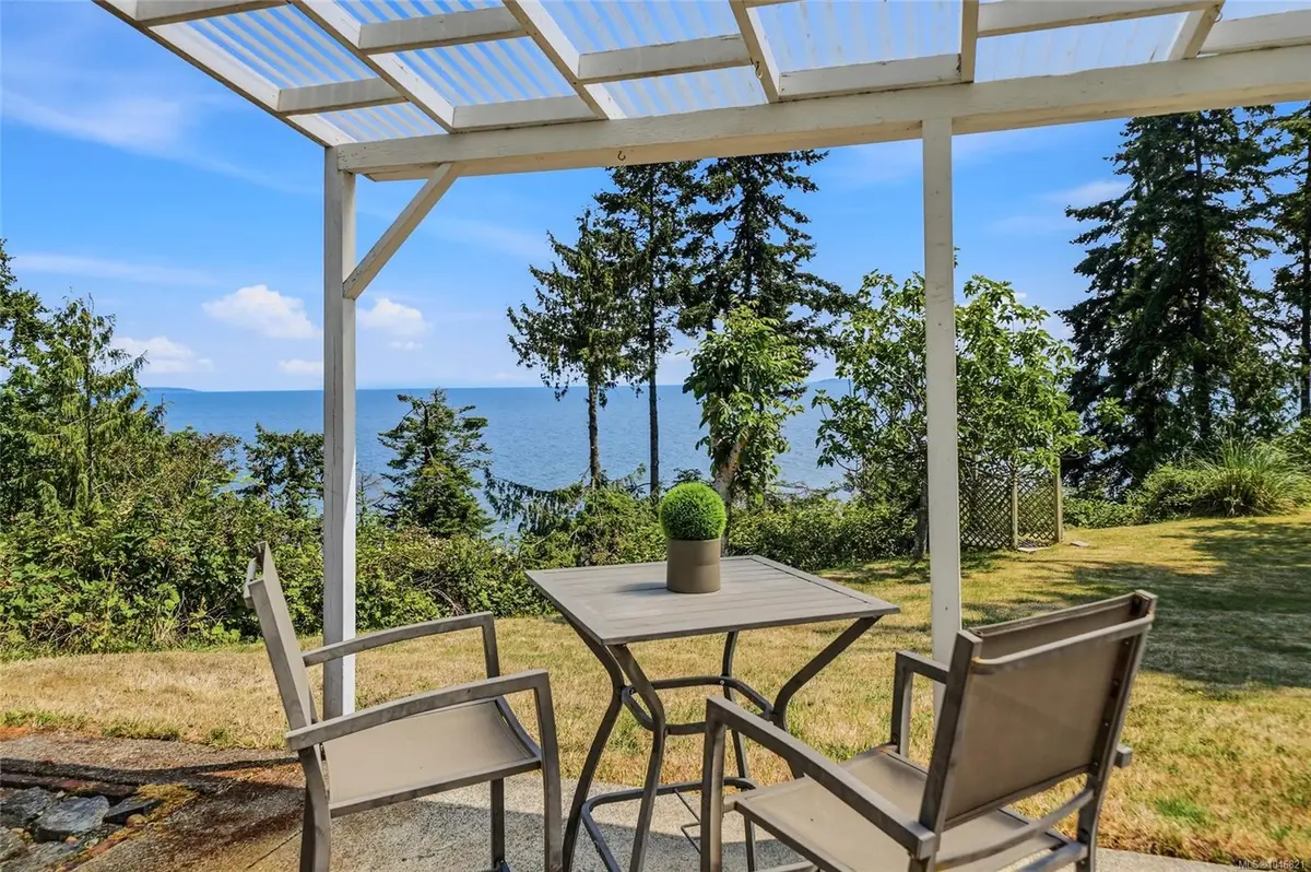 590 Willow St, Parksville BC V9P 1A5