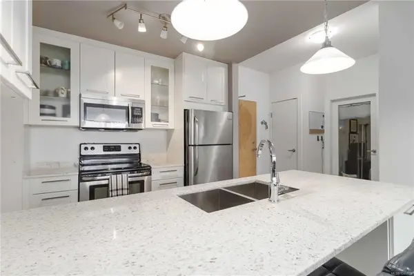 2871 Jacklin Rd #420, Langford BC V9B 5R8 - 2 bed, 1.0 bath in Langford