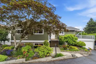 2820 Cosgrove Cres, Nanaimo BC V9S 3P6