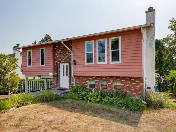 3960 Arlene Pl, Saanich BC V8Z 6H9 - 4 bed, 3 bath property for sale in Saanich