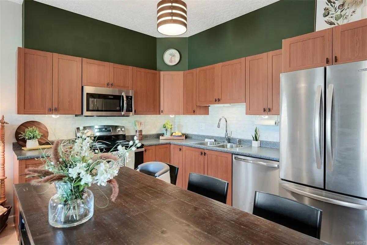 383 Wale Rd #303, Colwood BC V9B 2X8