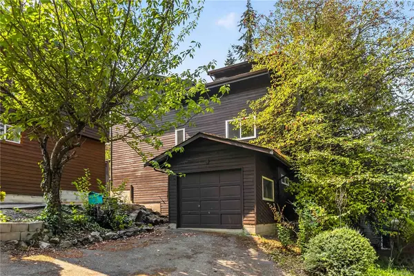 4 Demos Pl, View Royal BC V9A 7A7 - 3 bed, 2 bath property for sale in View Royal