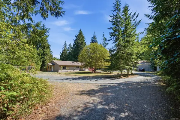 95 McColl Rd, Bowser BC V0R 1G0 - 3 bed, 3 bath property for sale in Bowser