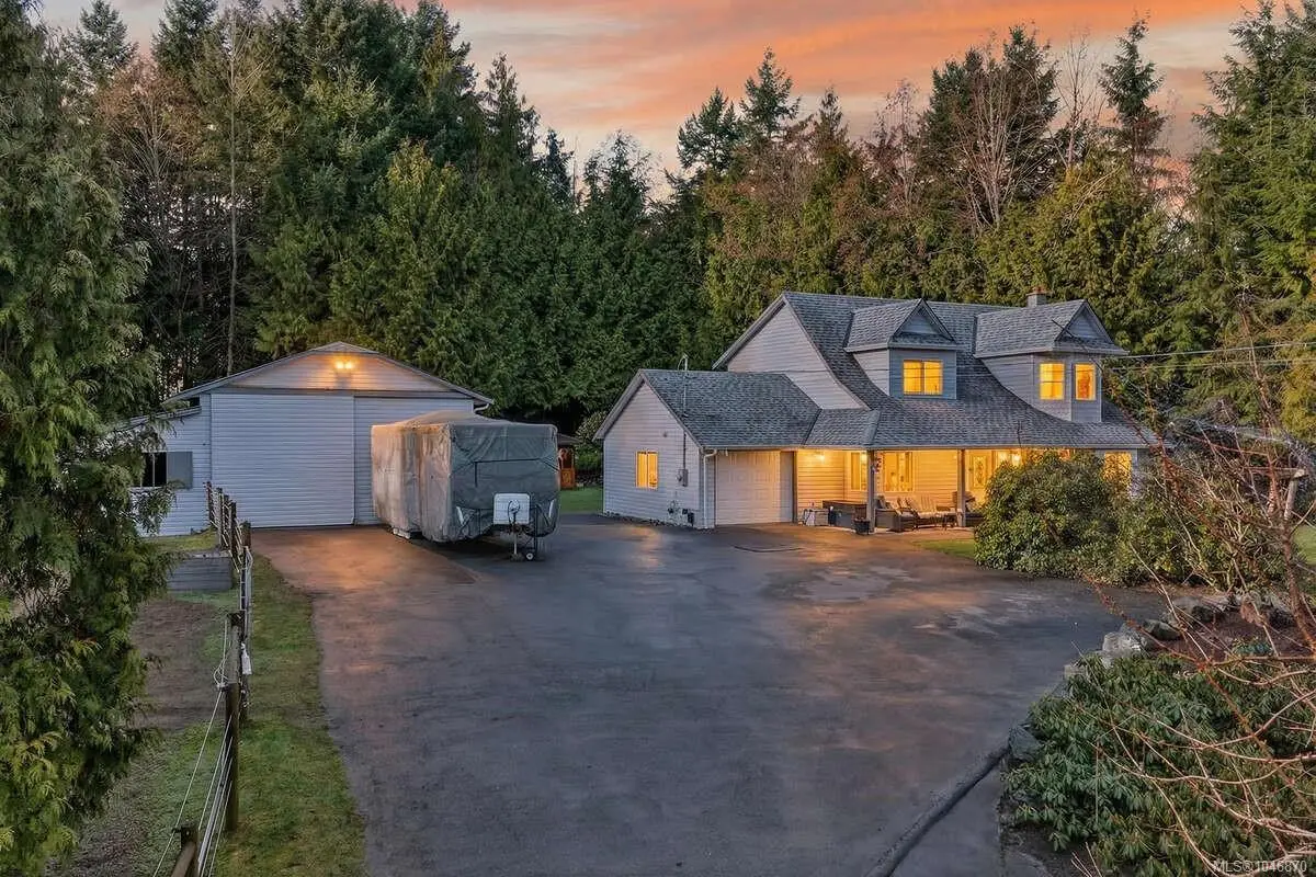 1136 Corcan Rd, Qualicum Beach BC V9K 2R6