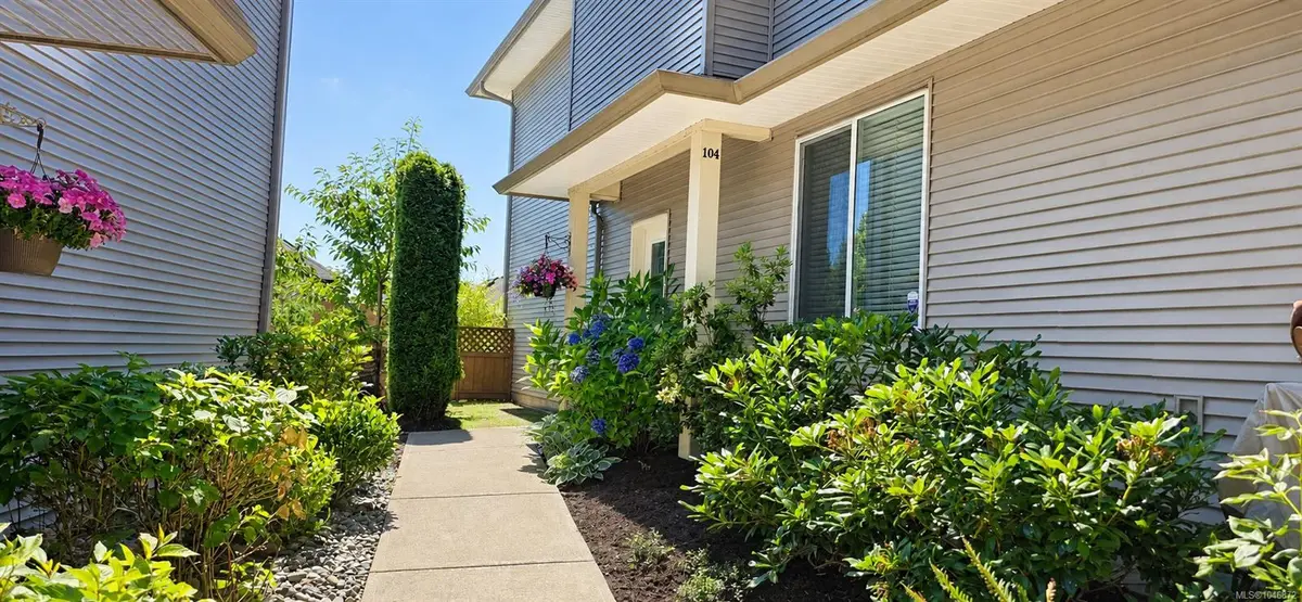 2153 Ridgemont Pl #104, Nanaimo BC V9T 0C8