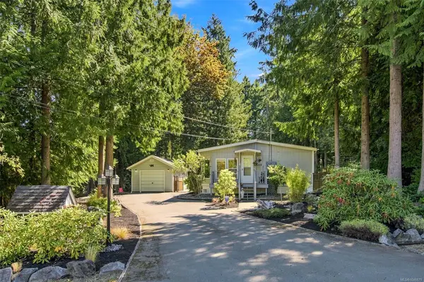 1115 Symons Cres, Qualicum Beach BC V9K 1M8 - 3 bed, 2.0 bath in Qualicum Beach