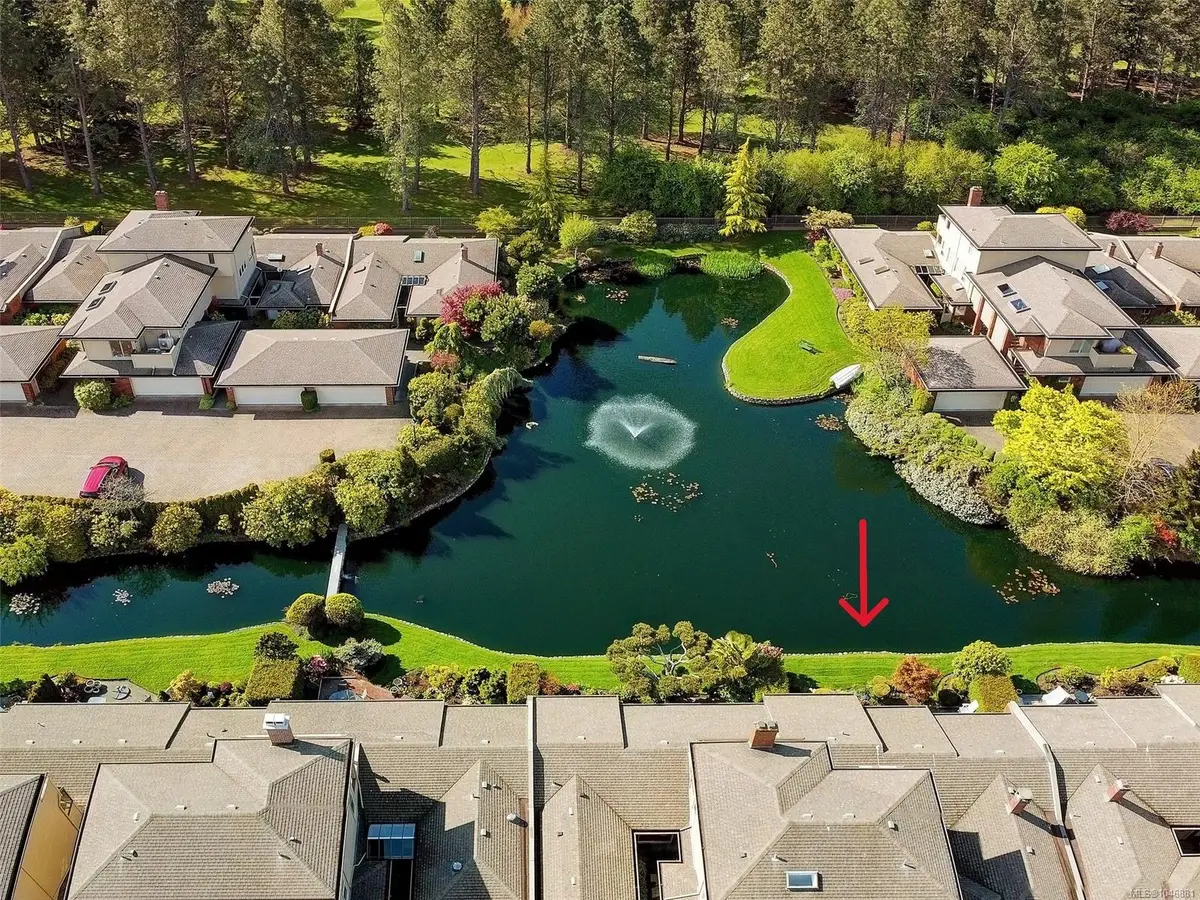 2345 Cedar Hill Cross Rd #125, Oak Bay BC V8P 5M8
