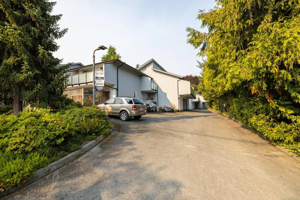 3230 Rutledge St #14, Saanich BC V8X 1N7