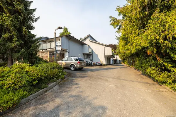 3230 Rutledge St #14, Saanich BC V8X 1N7 - 2 bed, 2 bath property for sale in Saanich