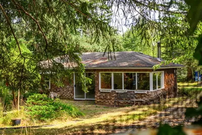 8808 Island Hwy N, Black Creek BC V9J 1K5