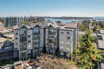 924 Esquimalt Rd #502, Esquimalt BC V9A 3P2