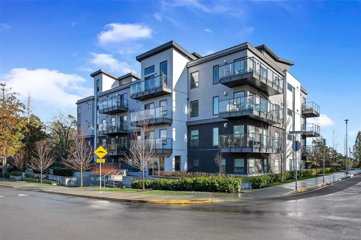 835 Dunsmuir Rd #302, Esquimalt BC V9A 5B8