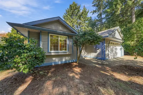 821 Shorewood Dr, Parksville BC V9P 1S1 - 3 bed, 2 bath property for sale in Parksville