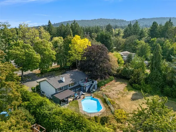 9168 West Saanich Rd, North Saanich BC V8L 5T4 - 5 bed, 4 bath property for sale in North Saanich