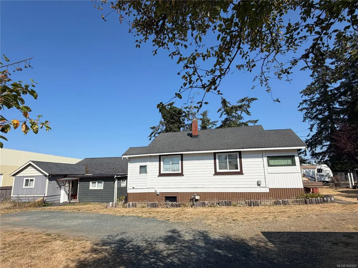 508 Wembley Rd, Parksville BC V9P 2B2