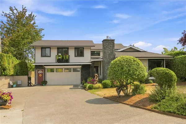 7081 East Saanich Rd, Central Saanich BC V8M 1Y3 - 5 bed, 4 bath property for sale in Central Saanich