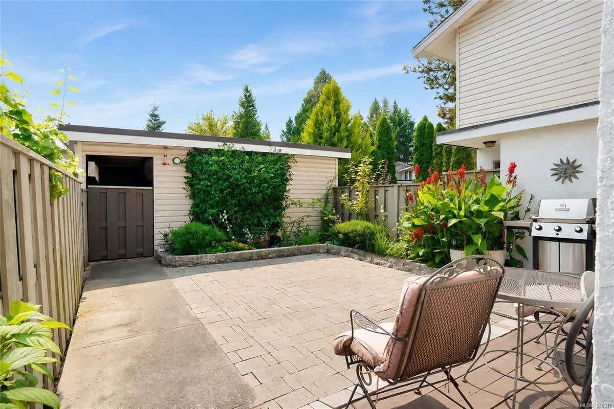 610 McKenzie Ave #27, Saanich BC V8Z 2A7