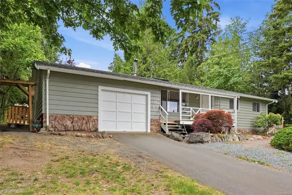 358 Aldous Rd, Qualicum Beach BC V0N 1G0 - 3 bed, 1.0 bath in Qualicum Beach