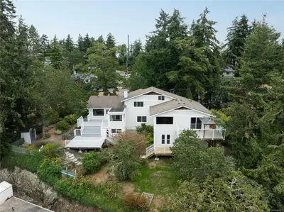 253/255 Heddle Ave, View Royal BC V9B 1T9