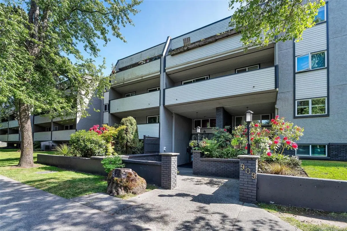 909 Pembroke St #417, Victoria BC V8T 4Z5