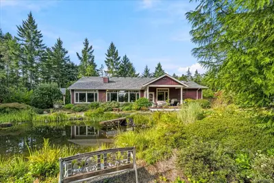 1205 Spider Lake Rd, Qualicum Beach BC V9K 2L7
