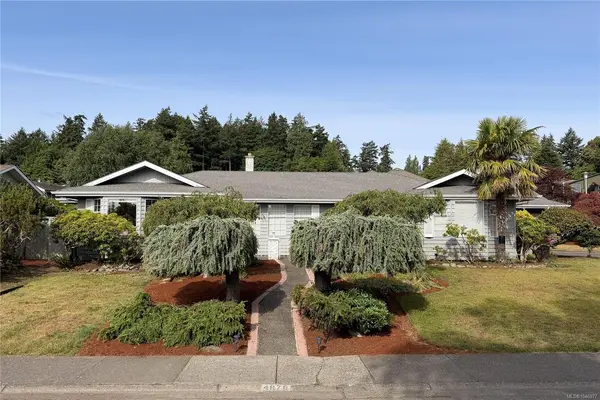 4878 Sea Ridge Dr, Saanich BC V8Y 2R8 - 4 bed, 4 bath property for sale in Saanich