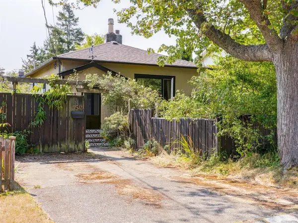 1541 Burton Ave, Victoria BC V8T 2N3 - 2 bed, 1 bath in Victoria