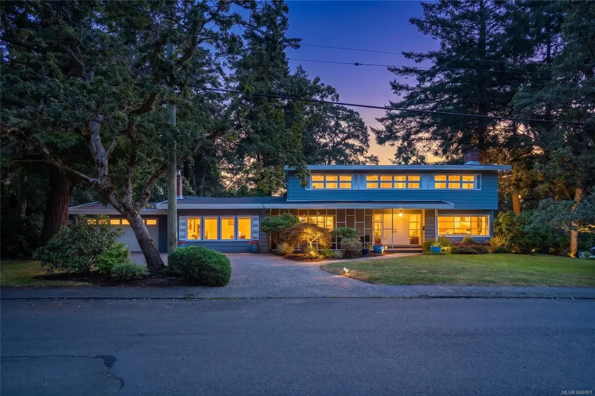 3459 Plymouth Rd, Oak Bay BC V8P 4X6
