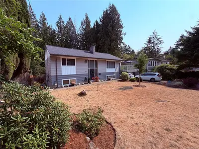3374 Uplands Dr, Nanaimo BC V9T 2T5