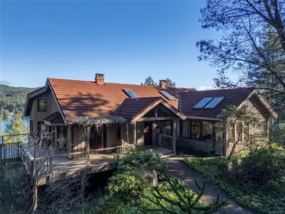 5718 Canal Rd, Pender Island BC V0N 2M1
