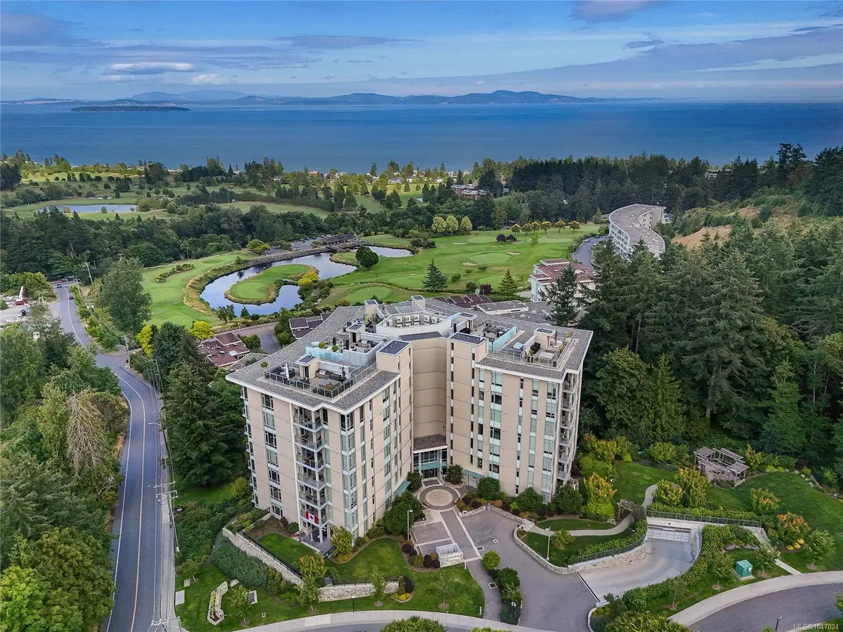 5388 Hill Rise Terr #506, Saanich BC V8Y 3K3