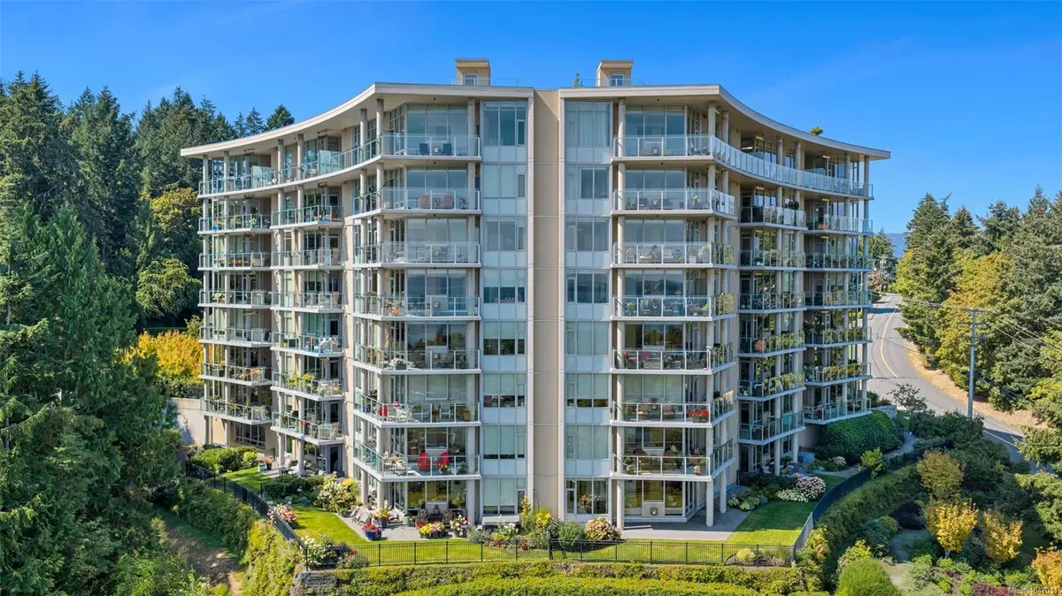 5388 Hill Rise Terr #103, Saanich BC V8Y 3K3