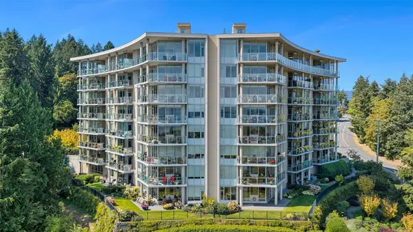 5388 Hill Rise Terr #103, Saanich BC V8Y 3K3 - 2 bed, 2.0 bath in Saanich